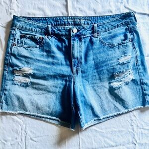 American Eagle Women’s Distressed Denim Shorts size 18